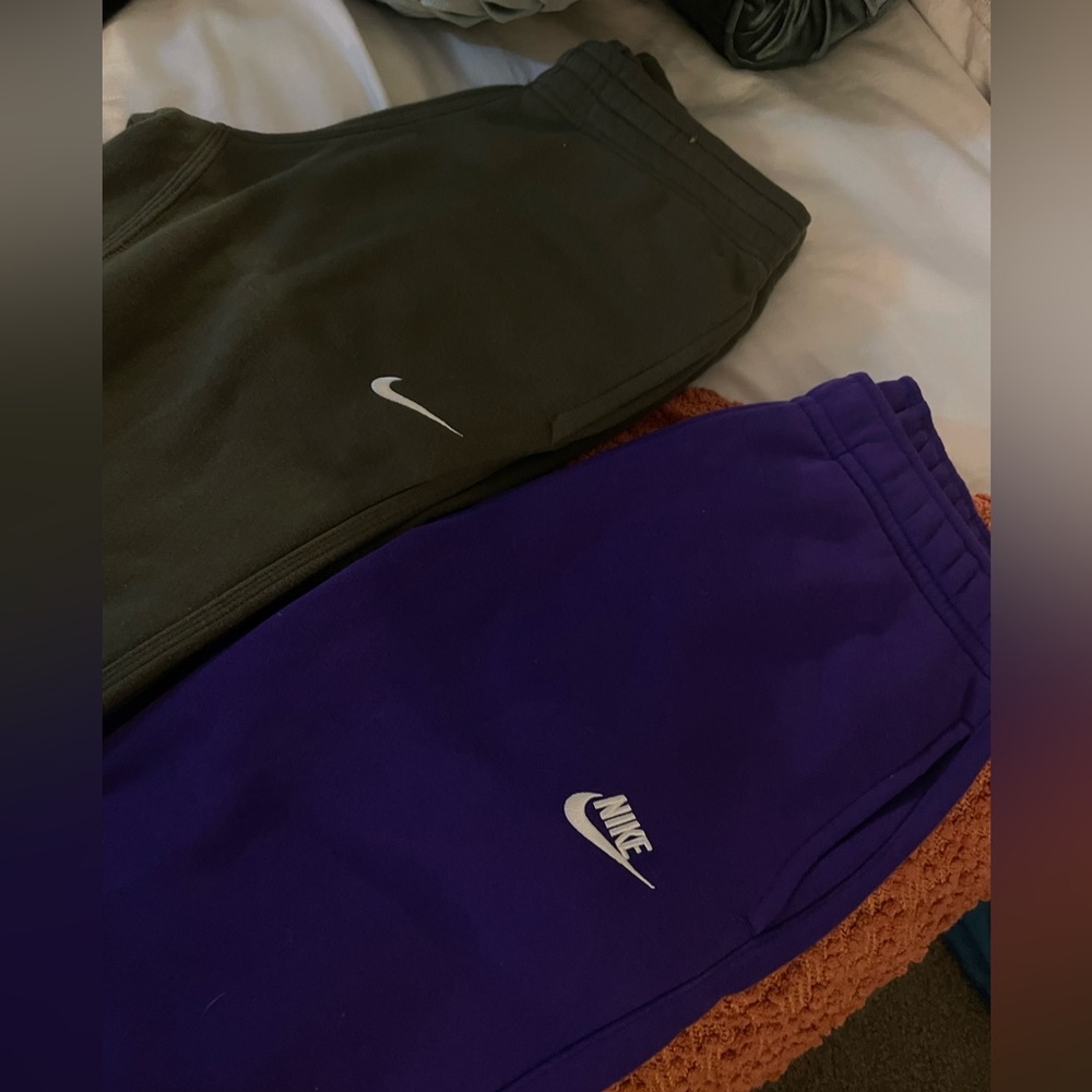 set of men's nike sweatpants